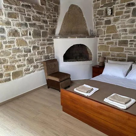 Camara House *
