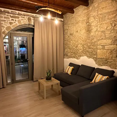 Camara House Pitsidia