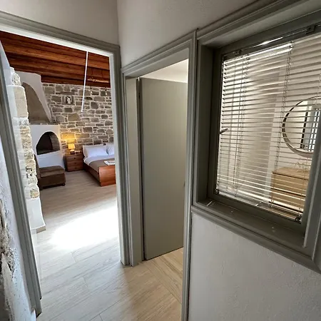 Camara House Pitsidia